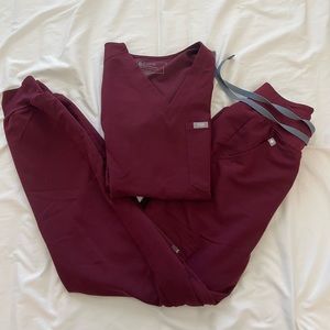 Figs Burgundy scrub set